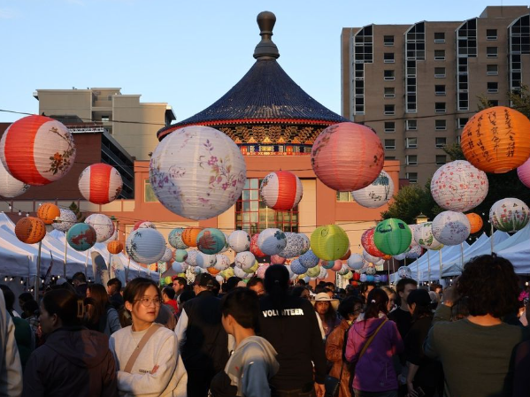 CHINATOWN LANTERN FESTIVAL, YYC